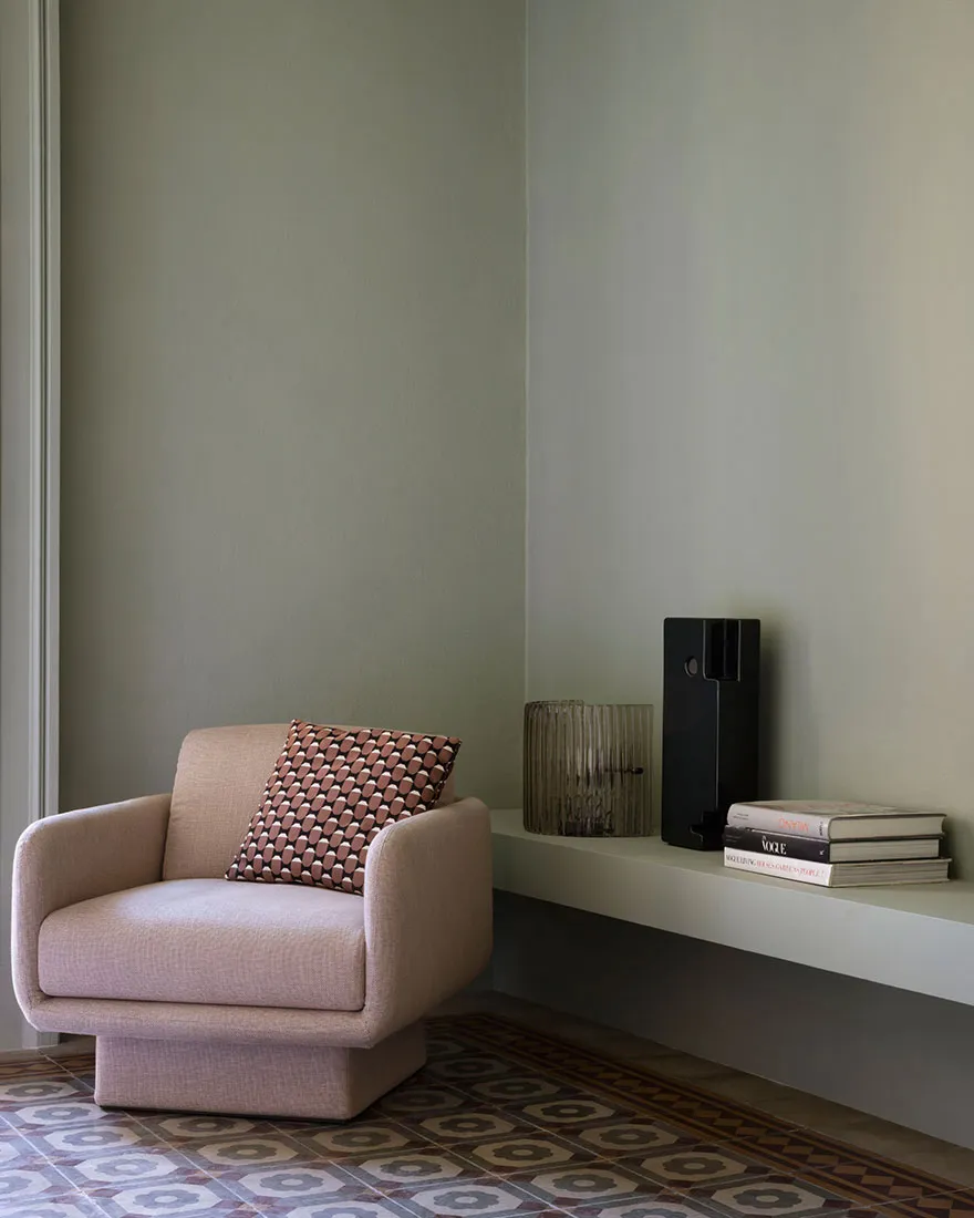 Modna kwatera w spokojnych tonach dla dziennikarza w Mediolanie - Gallery image 5