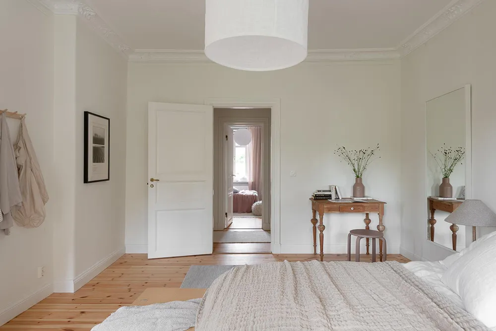 Salle de séjour en terre cuite et cuisine fraîche : appartement à Göteborg - Gallery image 6