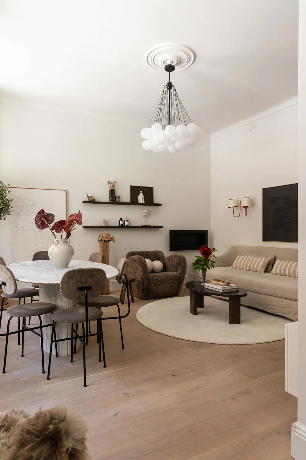 Stylowy nowoczesny apartament z ciepłymi akcentami w Stokholmii (83 m²) - Gallery image 6