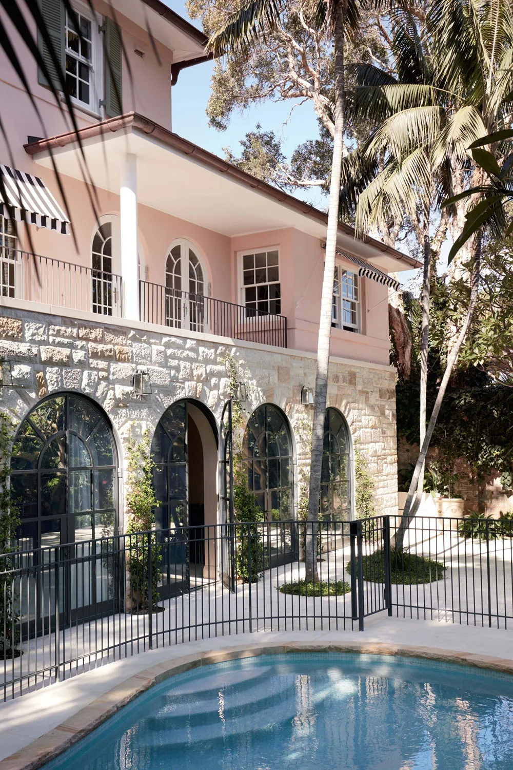 Легкі іграшкові інтер'єри історичної вілли в Сіднеї - Gallery image 1