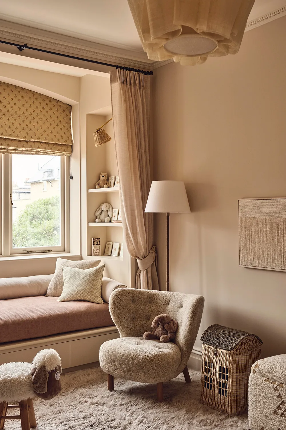 Angenehme erdigfarbene Akzente in den Interieurs eines victorianischen Hauses am Ufer der Themse - Gallery image 5