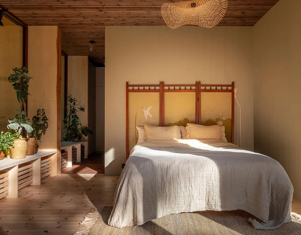 Wärme aus natürlichen Holz: gemütlicher moderner Feriendom in Schweden - Gallery image 20