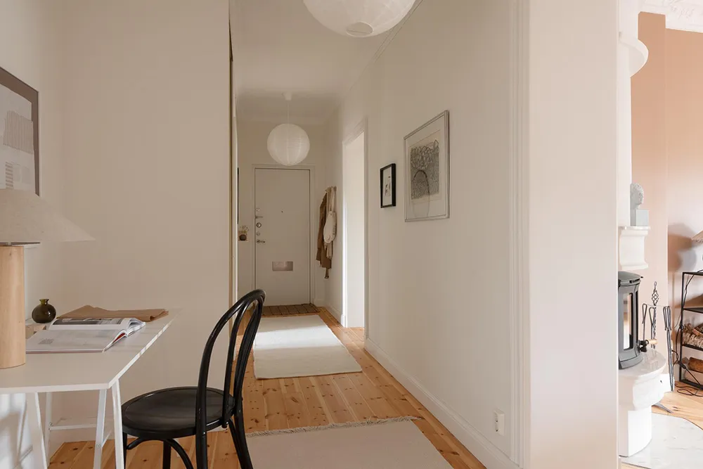 Salle de séjour en terre cuite et cuisine fraîche : appartement à Göteborg - Gallery image 28