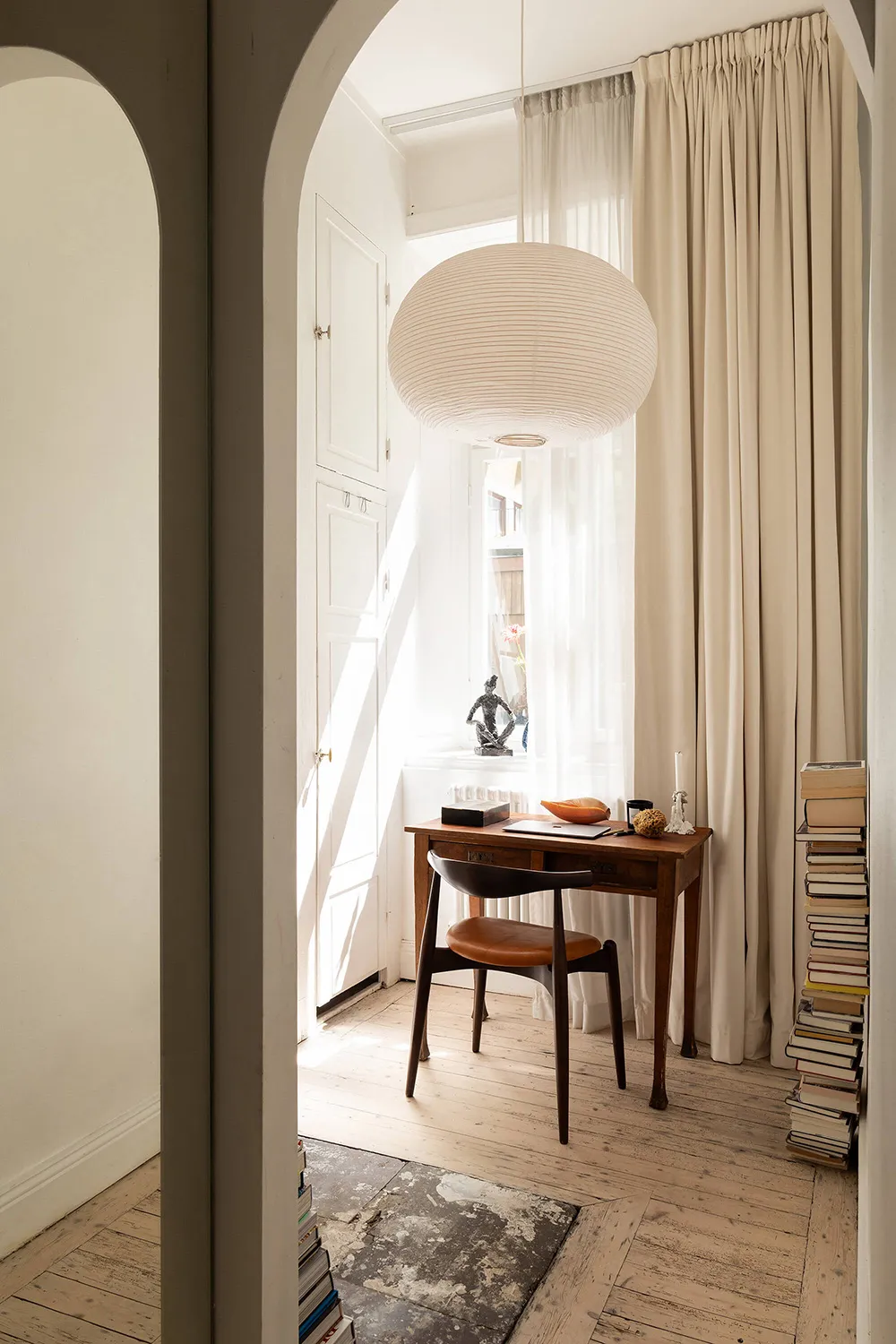 Творческі нотки в інтер'єрі квартири з високими стелями в Стокгольмі (60 кв. м) - Gallery image 20