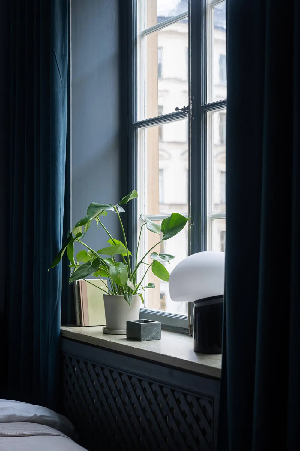 Оттенки синего в дизайне стильной шведской квартиры (54 кв. м) - Gallery image 11