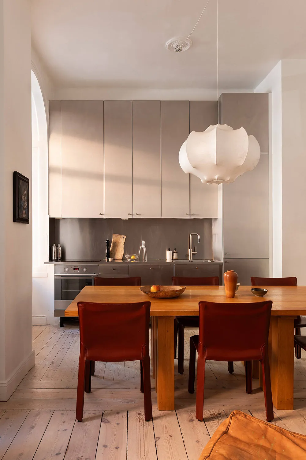 Творческі нотки в інтер'єрі квартири з високими стелями в Стокгольмі (60 кв. м) - Gallery image 6