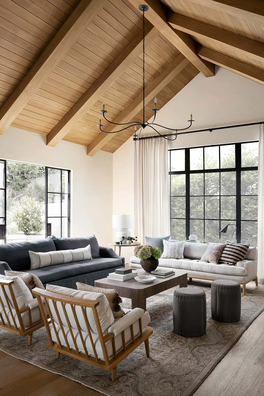 Безупречность натурального дизайна в новом проекте Studio McGee - Gallery image 1