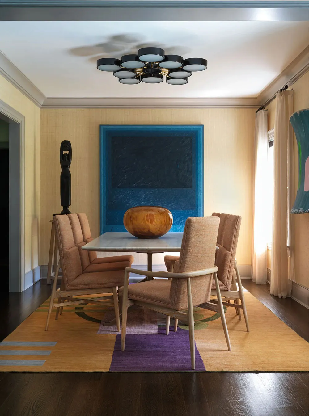 Intérieur traditionnel élégant dans une gamme moderne intéressante à Long Island - Gallery image 6