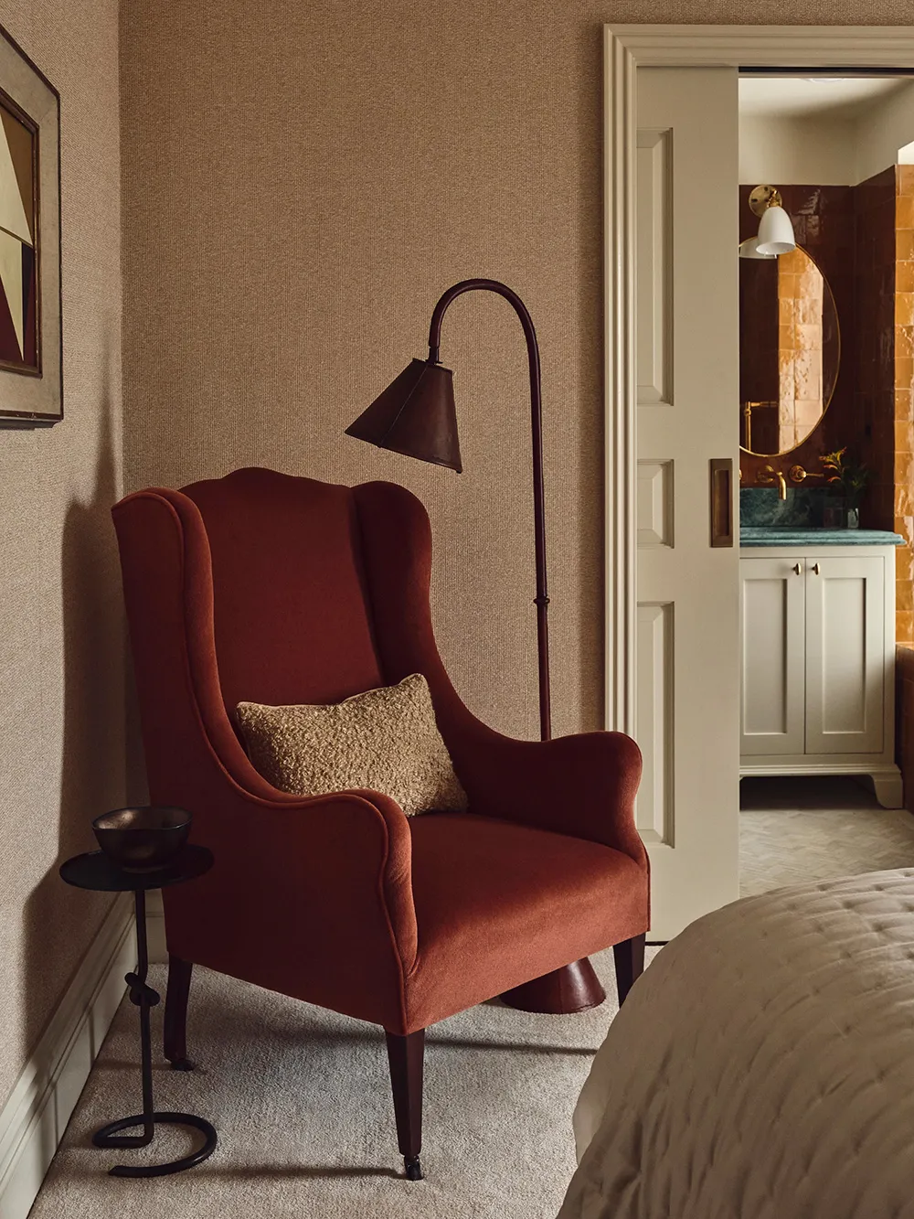 Angenehme erdigfarbene Akzente in den Interieurs eines victorianischen Hauses am Ufer der Themse - Gallery image 6