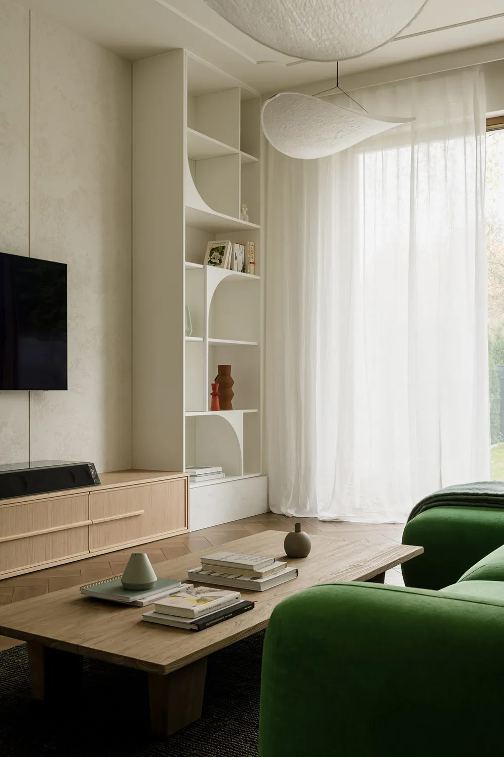 Teintes de vert et motifs exotiques dans la décoration d'une maison moderne à Varsovie - Gallery image 5