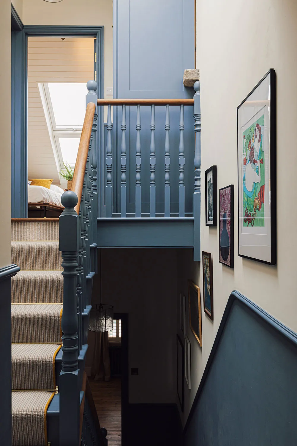 Gusto para los ojos: un townhouse histórico con interiores en paleta de colores intensos en Londres - Gallery image 23
