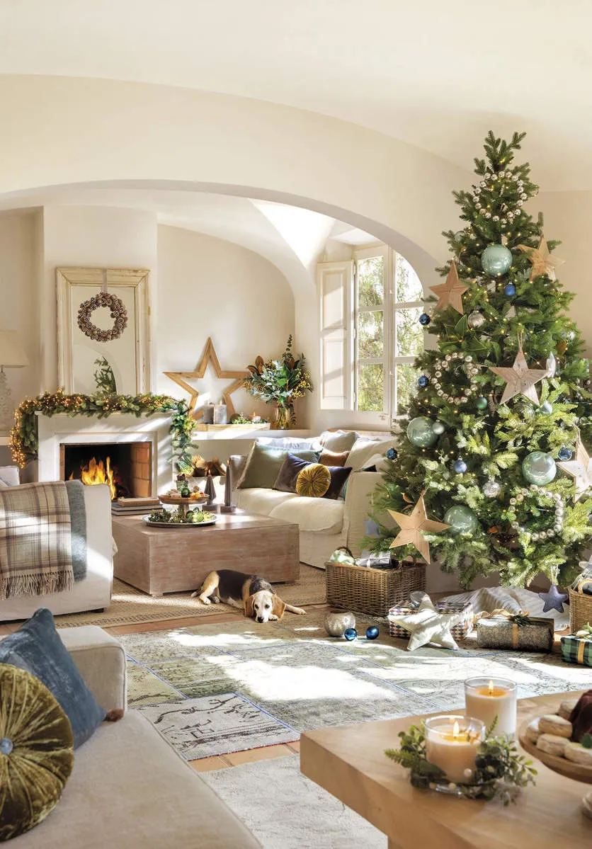 Weihnachtsschmuck in natürlichen Tönen: festlicher Haus in Spanien am Strand - Gallery image 1