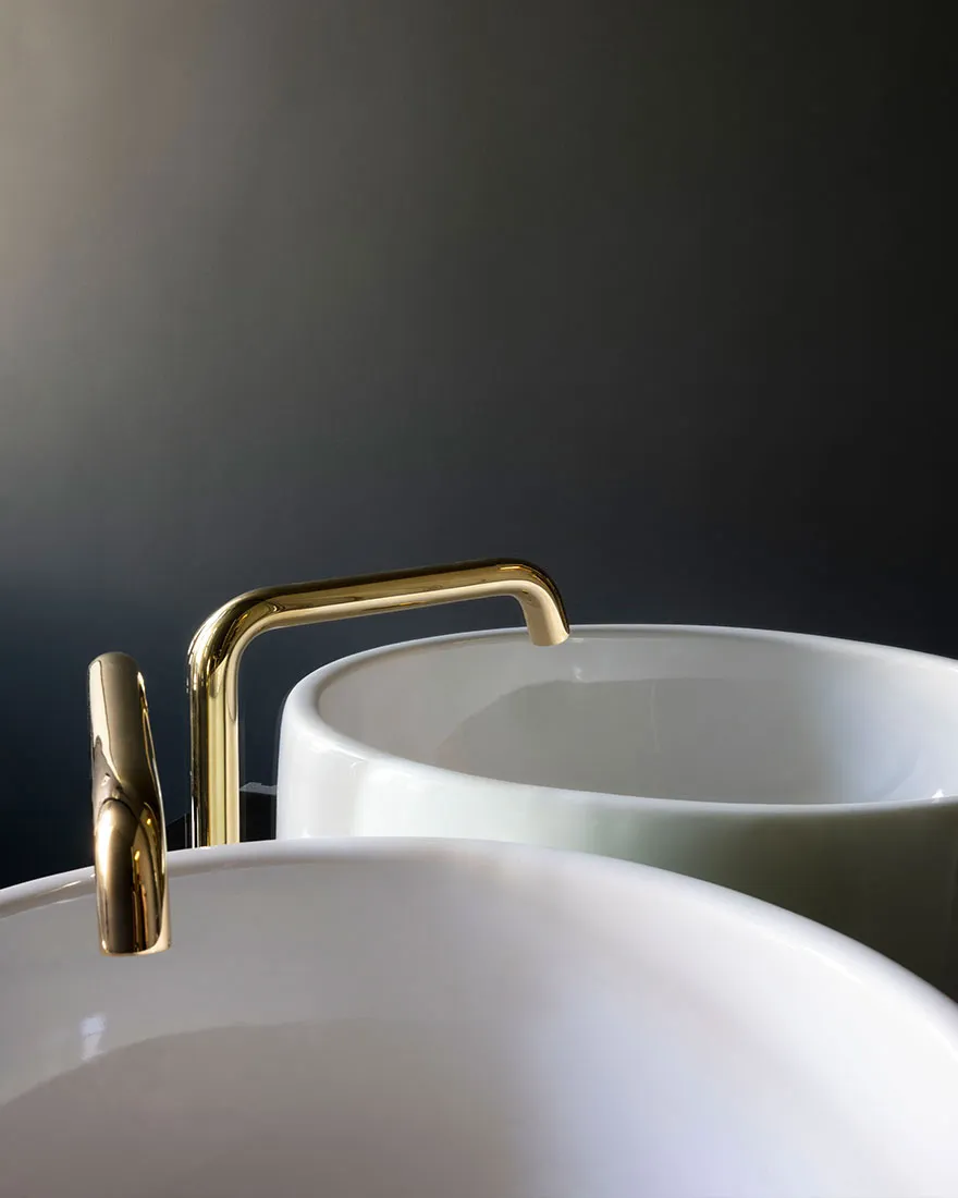 Modna kwatera w spokojnych tonach dla dziennikarza w Mediolanie - Gallery image 15