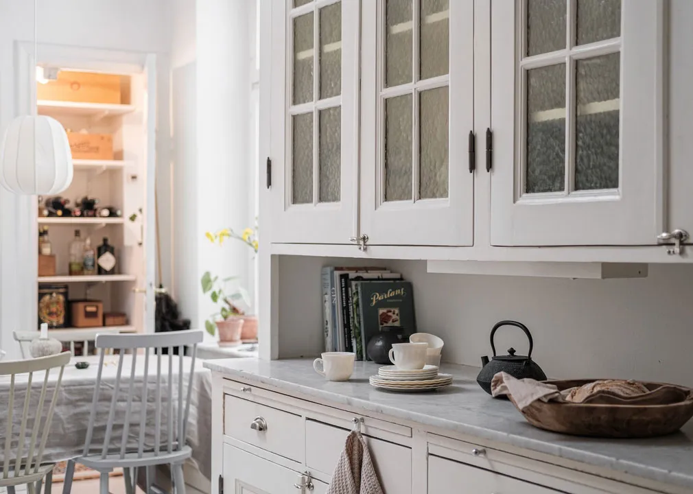 Ziegelsteinwand als Hauptakzent im Design einer Wohnung in Schweden - Gallery image 8