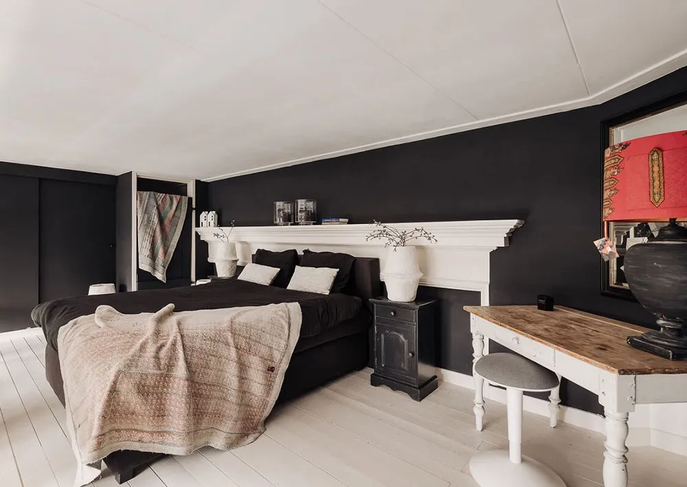 Black floors, white ceilings: amazing house in former school building in Netherlands - Gallery image 13