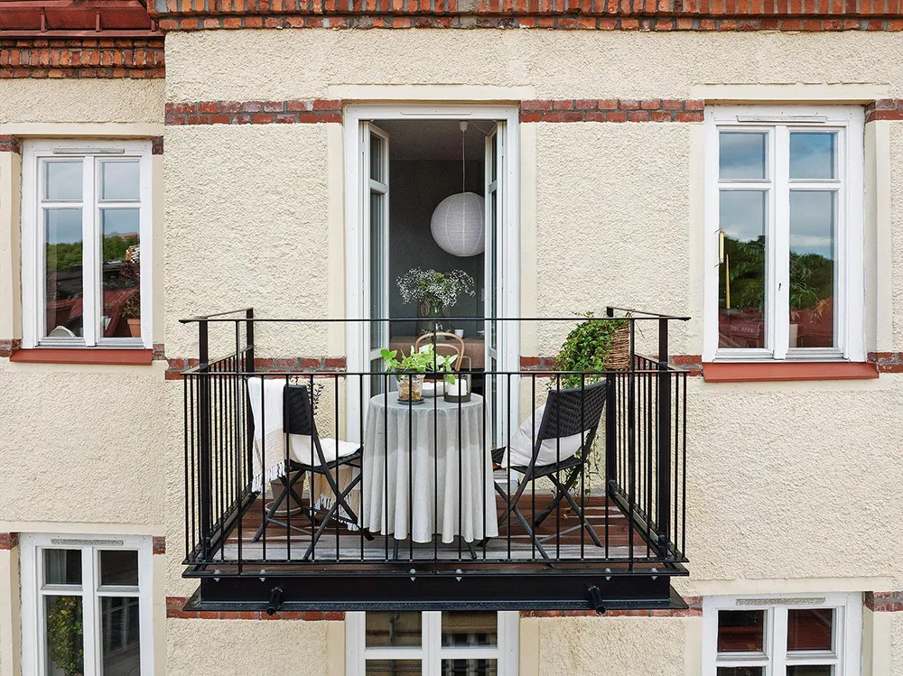 Salle de séjour en terre cuite et cuisine fraîche : appartement à Göteborg - Gallery image 24