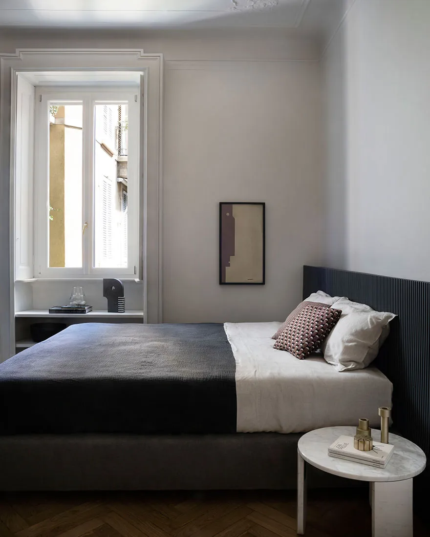 Modna kwatera w spokojnych tonach dla dziennikarza w Mediolanie - Gallery image 11