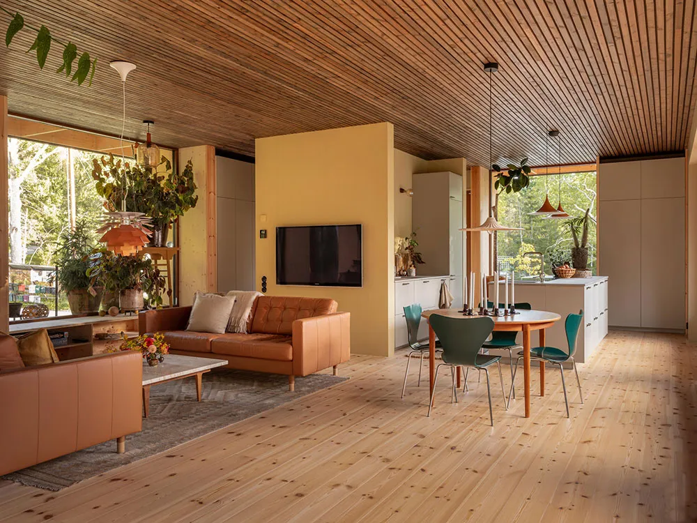 Wärme aus natürlichen Holz: gemütlicher moderner Feriendom in Schweden - Gallery image 12