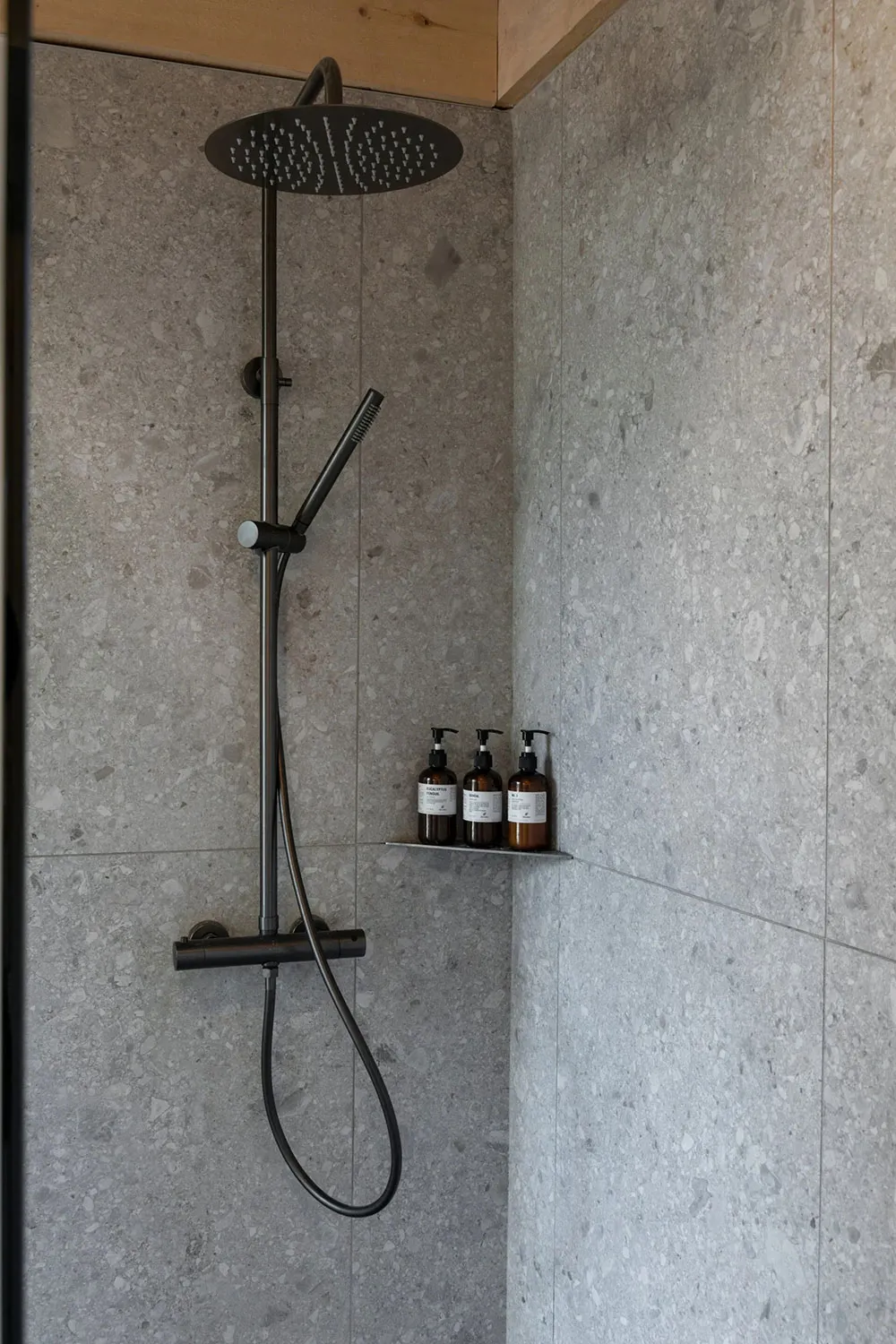 Raj dla introverta: piękny domek w kształcie litery A w kanadyjskim lesie - Gallery image 10