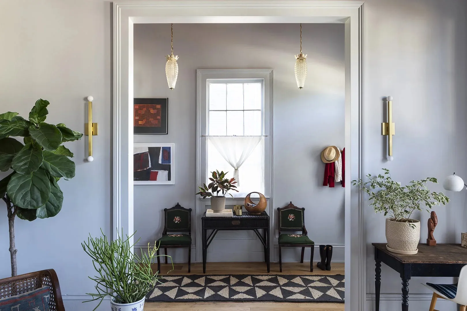 Urocze odbudowywanie pięknej historycznej domu z balkonem w Nowym Orleanie - Gallery image 14