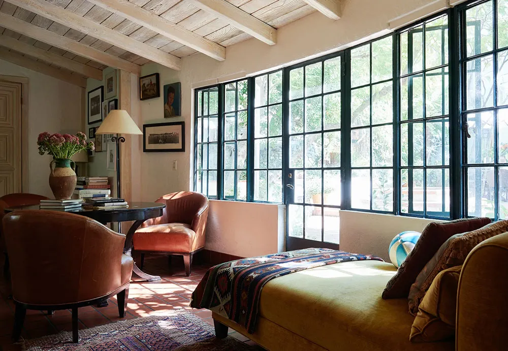 Уютная одноэтажная вилла с балками и винтажной мебелью - Gallery image 2