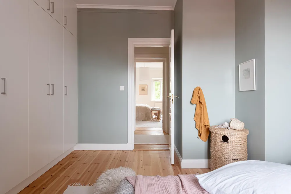 Salle de séjour en terre cuite et cuisine fraîche : appartement à Göteborg - Gallery image 31