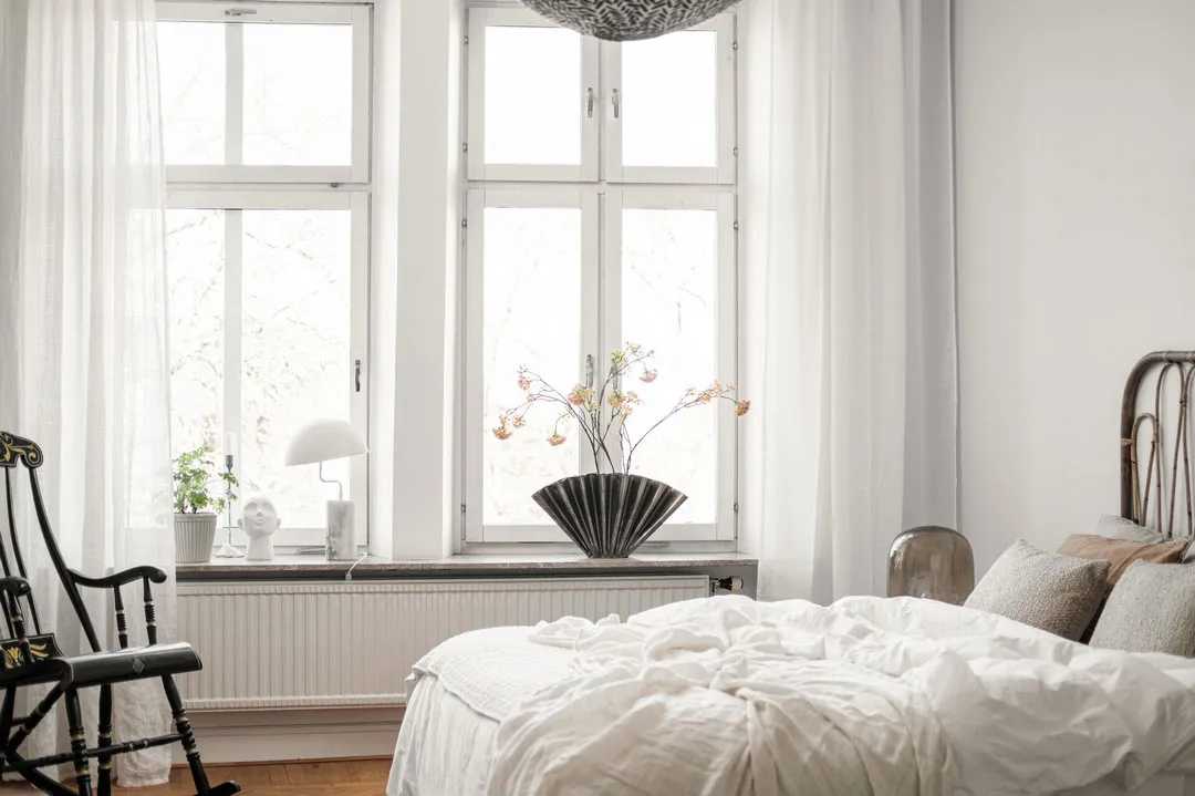 Ziegelsteinwand als Hauptakzent im Design einer Wohnung in Schweden - Gallery image 19