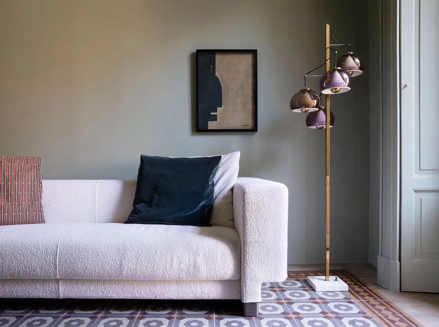 Modna kwatera w spokojnych tonach dla dziennikarza w Mediolanie - Gallery image 3