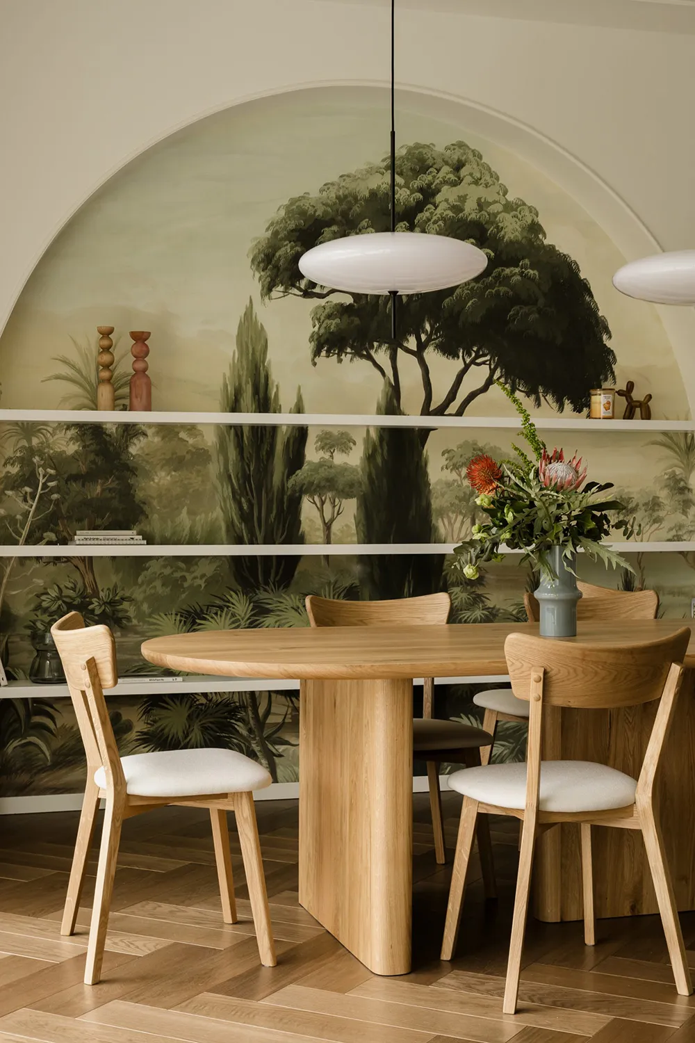 Teintes de vert et motifs exotiques dans la décoration d'une maison moderne à Varsovie - Gallery image 6