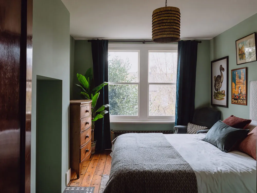 Gusto para los ojos: un townhouse histórico con interiores en paleta de colores intensos en Londres - Gallery image 19