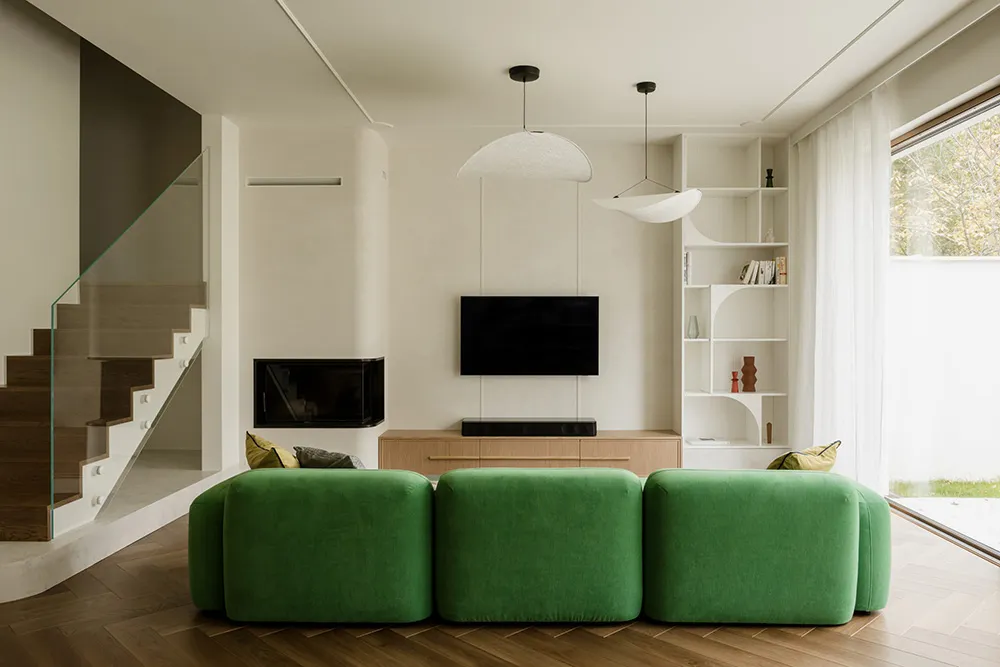 Teintes de vert et motifs exotiques dans la décoration d'une maison moderne à Varsovie - Gallery image 4