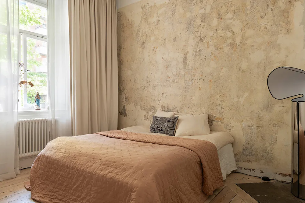 Творческі нотки в інтер'єрі квартири з високими стелями в Стокгольмі (60 кв. м) - Gallery image 17