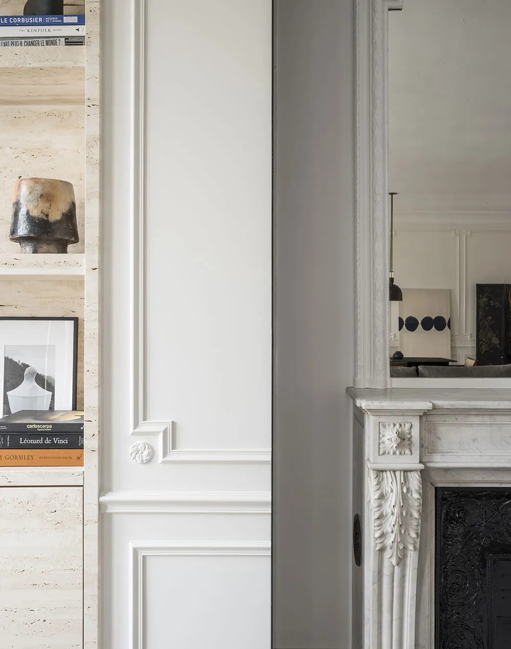 Piękno naturalnego kamienia w eleganckim apartamencie w Paryżu - Gallery image 5