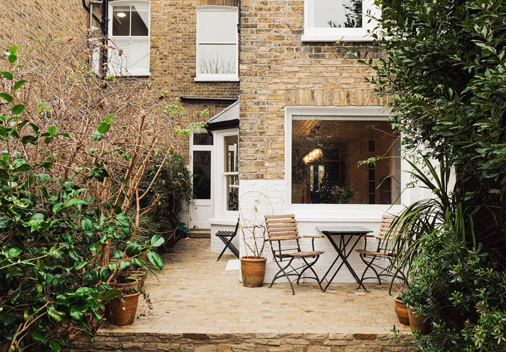 Gusto para los ojos: un townhouse histórico con interiores en paleta de colores intensos en Londres - Gallery image 12