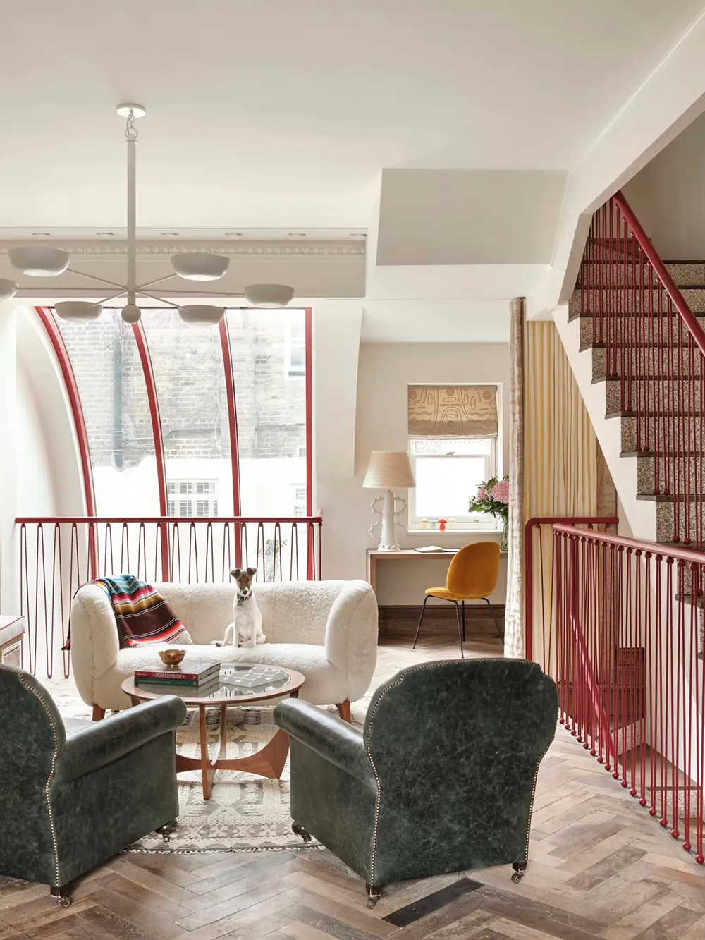 Tonos pasteles suaves y diseño juguetón: casa en Londres - Gallery image 1