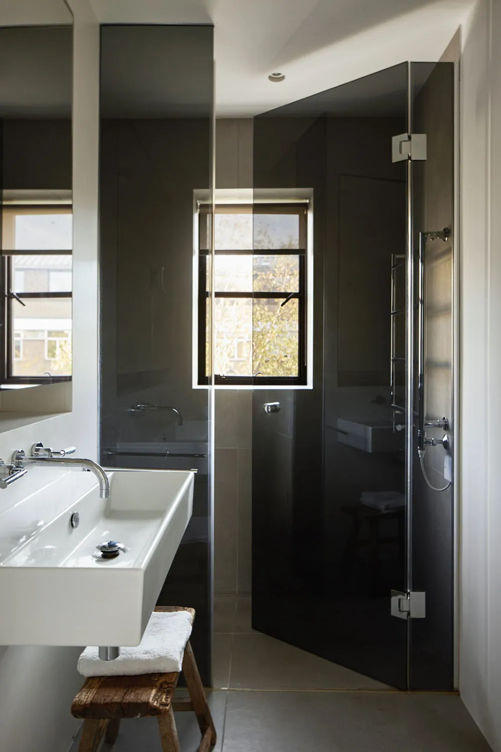 Таунхаус 1920 года в Лондоне с современными интерьерами и зеленым садом - Gallery image 24