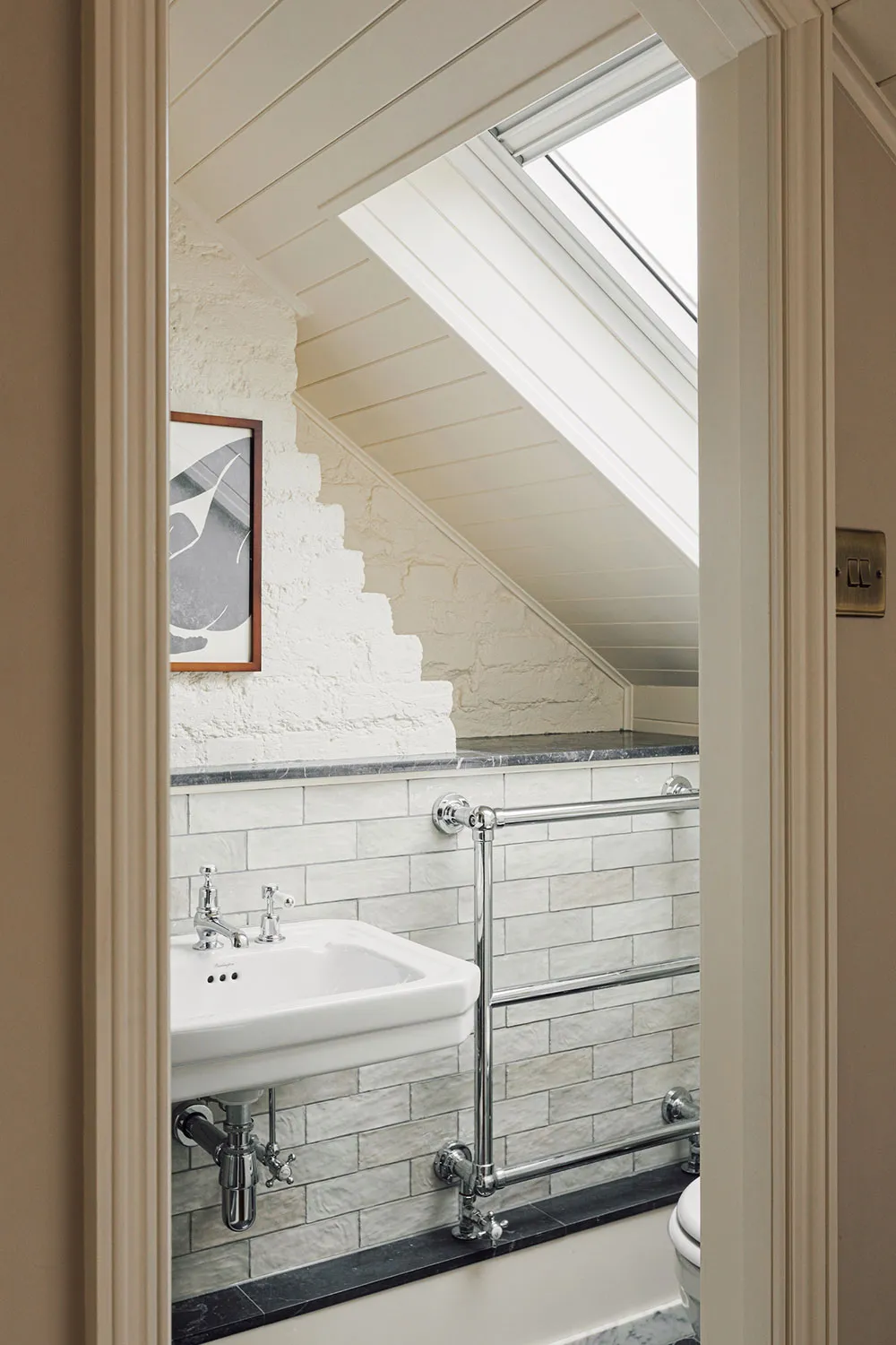 Gusto para los ojos: un townhouse histórico con interiores en paleta de colores intensos en Londres - Gallery image 27