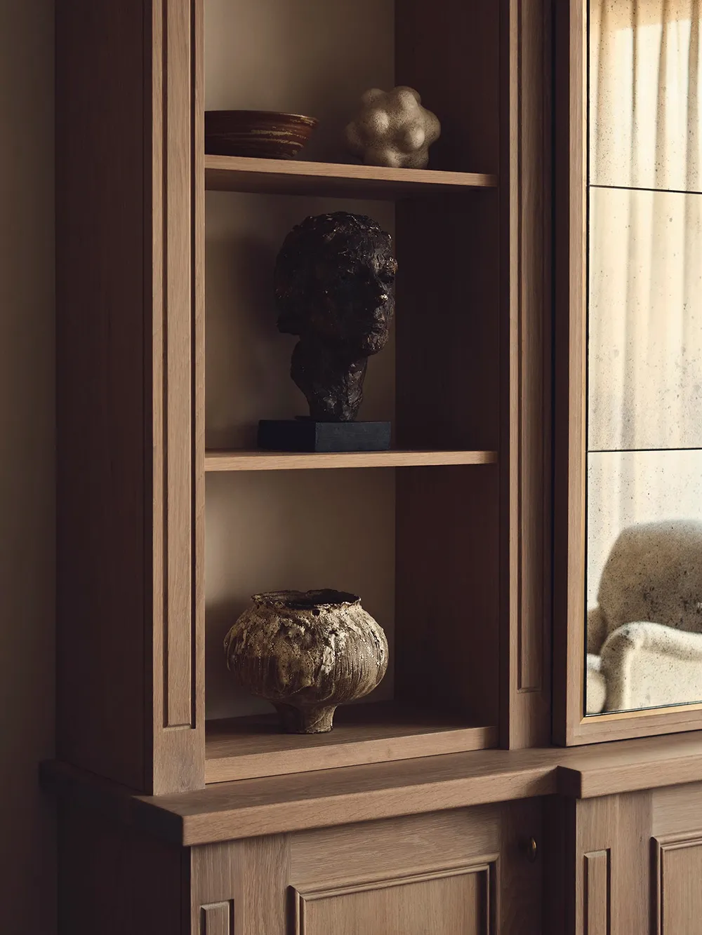 Angenehme erdigfarbene Akzente in den Interieurs eines victorianischen Hauses am Ufer der Themse - Gallery image 2