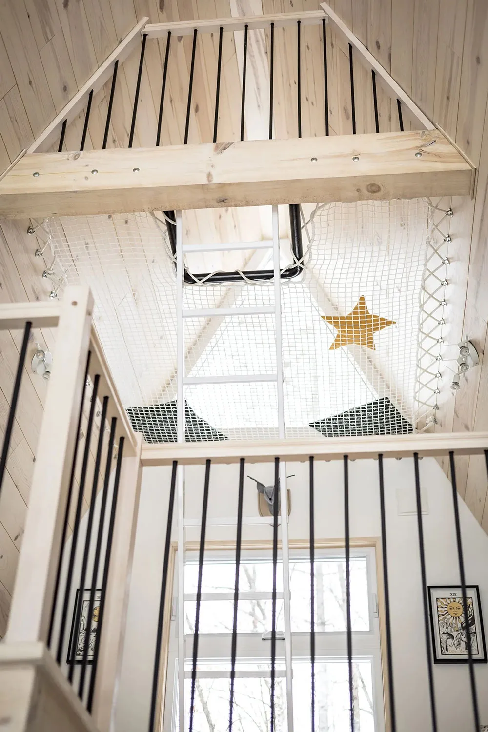 Raj dla introverta: piękny domek w kształcie litery A w kanadyjskim lesie - Gallery image 15