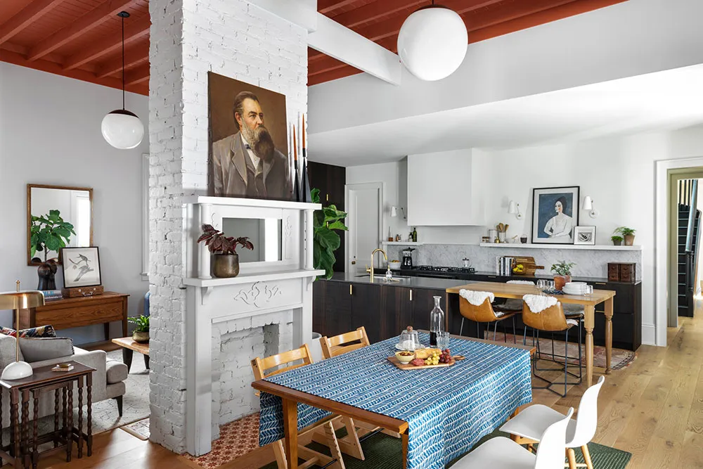 Urocze odbudowywanie pięknej historycznej domu z balkonem w Nowym Orleanie - Gallery image 4