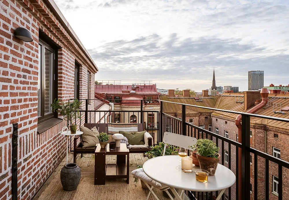 Modest Color Palette and Open Living Room: Stylish Apartment in Gothenburg (67 sq m) - Gallery image 2