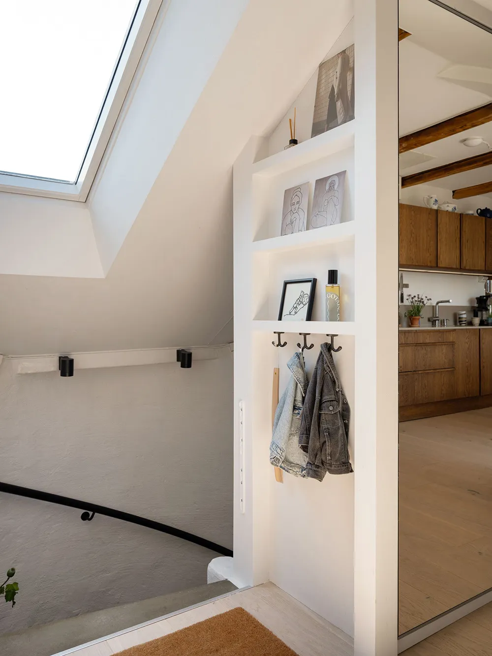 Cozy Apartment Under the Roof with Fantastic Views of Stockholm Roofs (80 sqm) - Gallery image 26