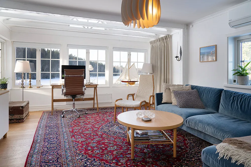 Villa blanca junto al lago en Suecia con su propio muelle - Gallery image 22