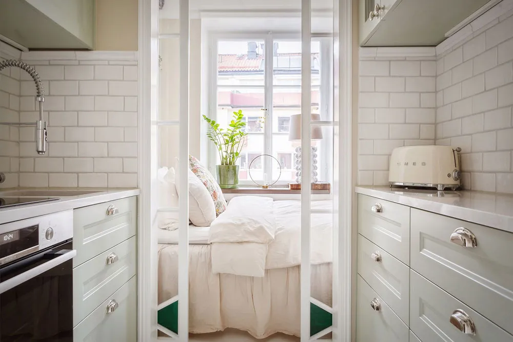 Kleine Studio-Wohnung mit Schlafzimmer in der Ecke und charmantem Interiordesign (34 qm) - 9