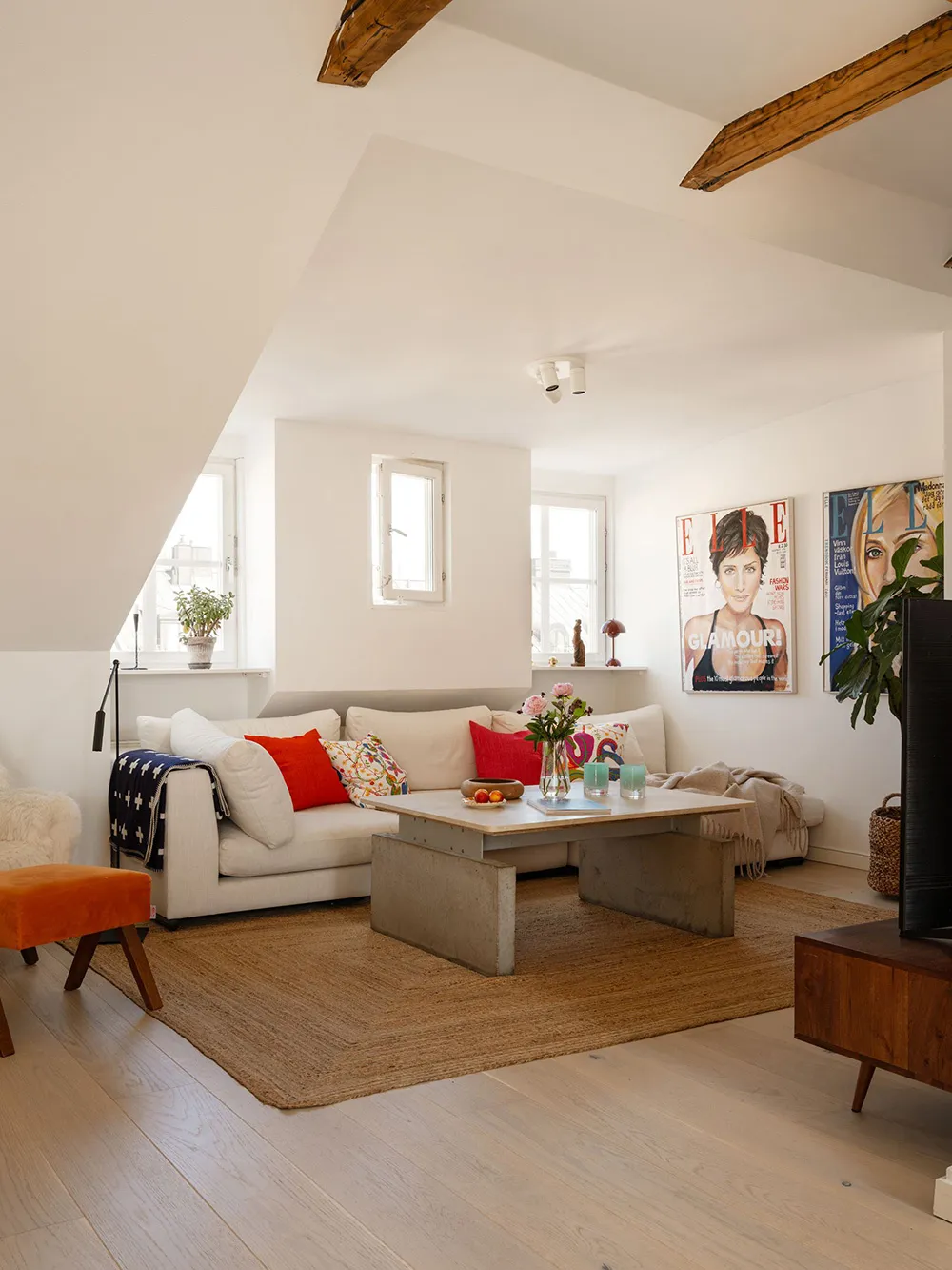 Cozy Apartment Under the Roof with Fantastic Views of Stockholm Roofs (80 sqm) - Gallery image 17