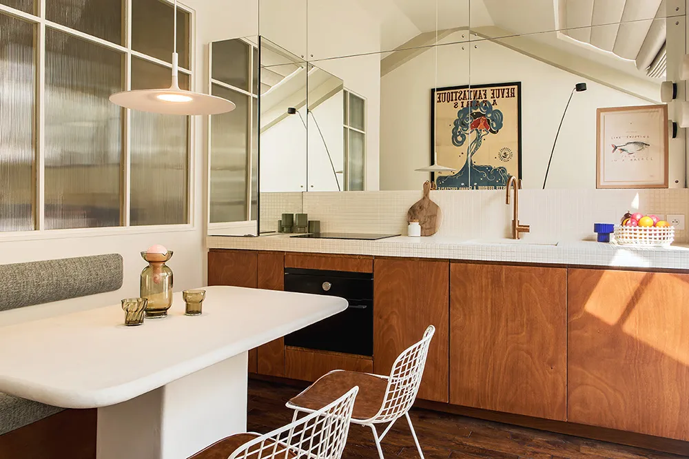 Petite appartement avec plafond vitré à Paris (40 m²) - Gallery image 6