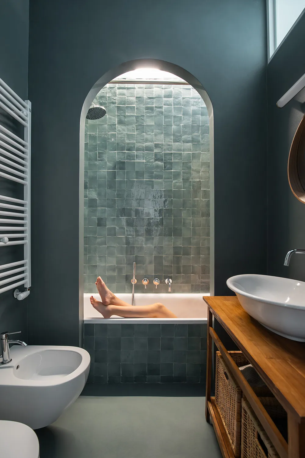 De una antigua y pequeña vivienda a un espacio moderno y luminoso: apartamento de diseñador en Roma (65 m²) - Gallery image 13