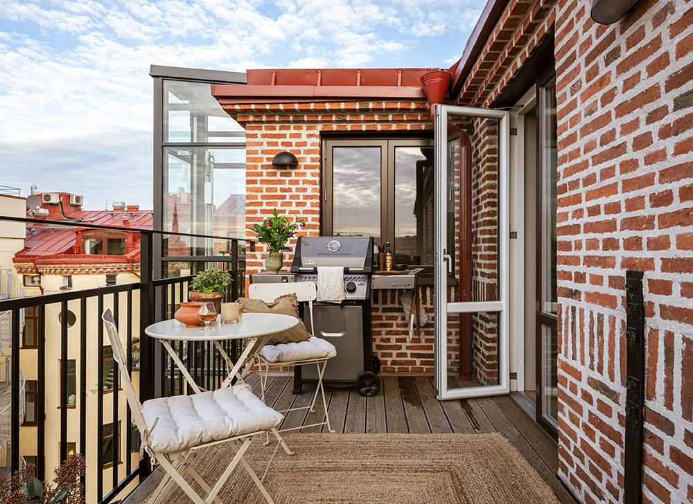 Modest Color Palette and Open Living Room: Stylish Apartment in Gothenburg (67 sq m) - Gallery image 20