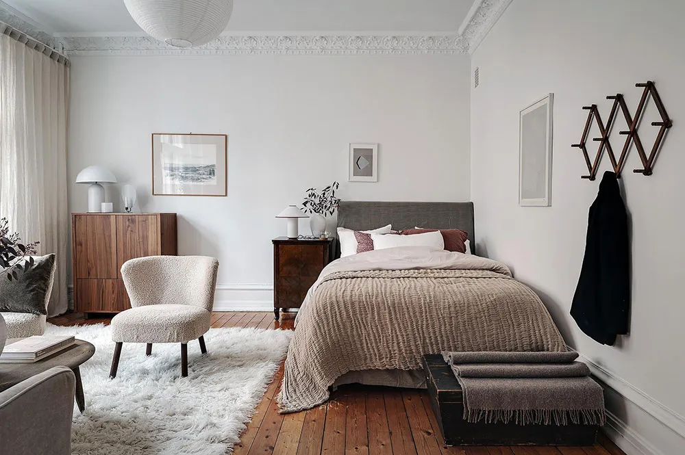 Мягкий декор и фрагменты кирпичной стены на кухне: небольшая квартира в Гетеборге (46 кв. м) - Gallery image 16