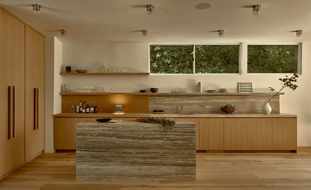 सूर्य की रोशनी से भरा, आधुनिक इंटीरियर… जो खूबसूरत प्रकृति से घिरा हुआ है। - Gallery image 4